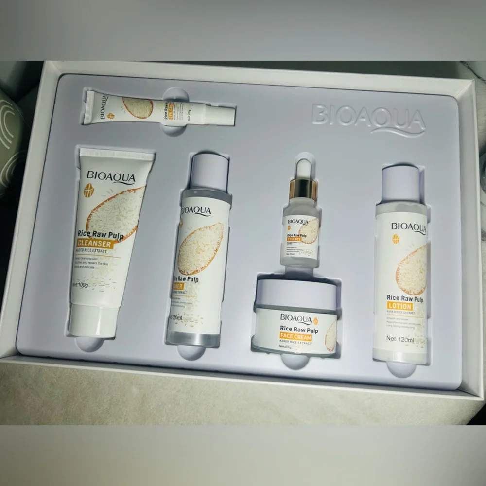 Aqua Rice Raw Pulp Women Skincare Set in White and Gold Accents